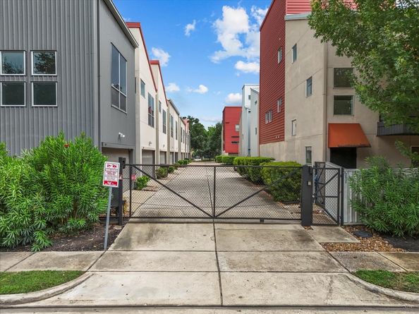 2453 Wentworth Street, Houston TX 77004