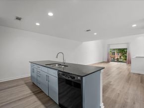 2453 Wentworth Street, Houston TX 77004