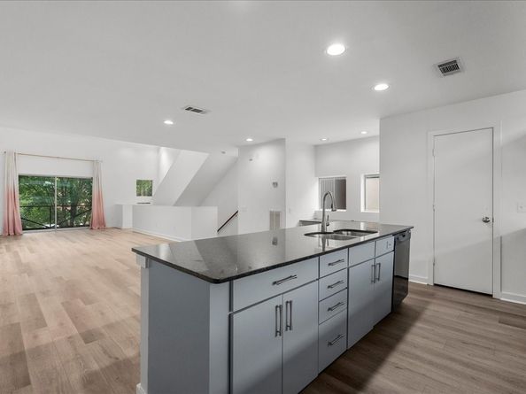 2453 Wentworth Street, Houston TX 77004