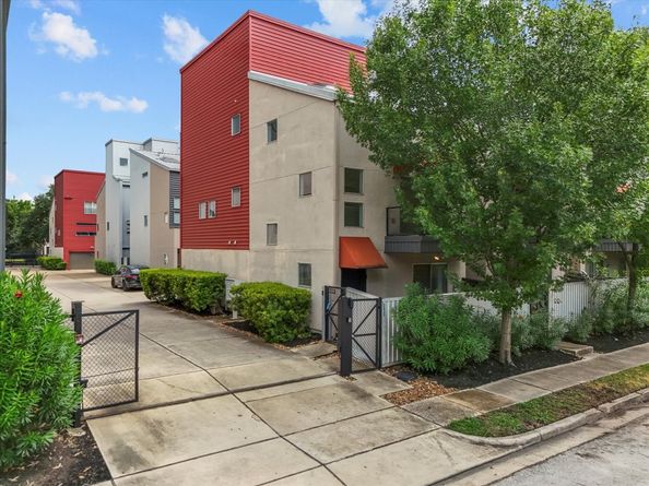 2453 Wentworth Street, Houston TX 77004