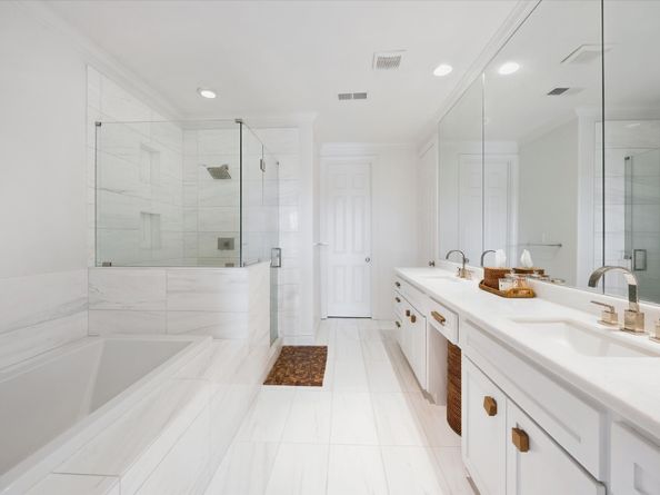 2322 Dorrington Street, Houston TX 77030