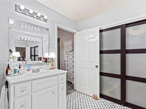 1445 El Camino Village Drive F, Houston TX 77058