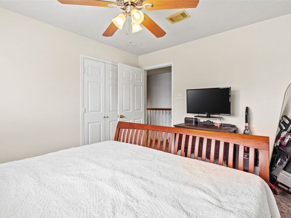 1445 El Camino Village Drive F, Houston TX 77058