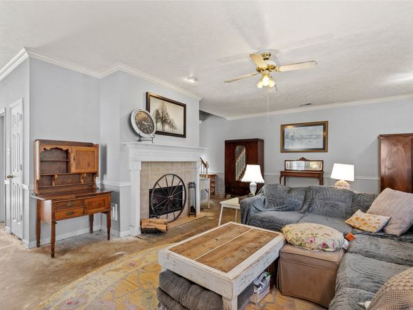 1445 El Camino Village Drive F, Houston TX 77058