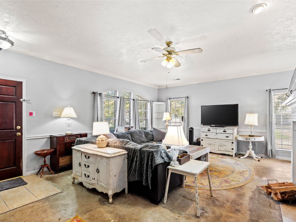 1445 El Camino Village Drive F, Houston TX 77058