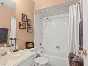 1445 El Camino Village Drive F, Houston TX 77058
