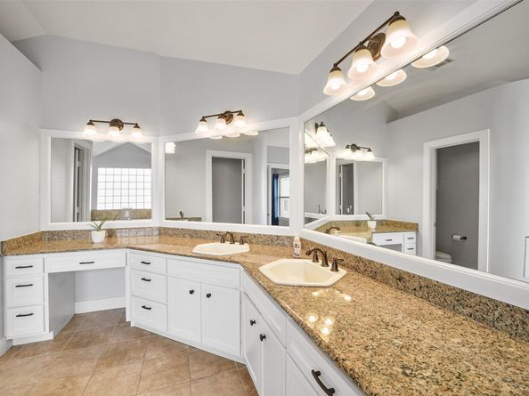 5810 Darling Street B, Houston TX 77007