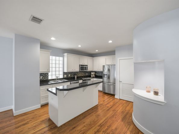 5810 Darling Street B, Houston TX 77007