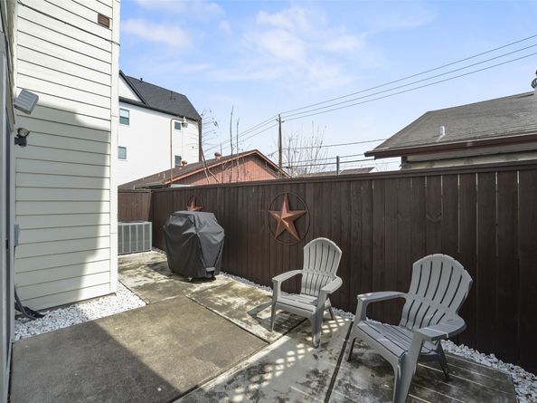 5810 Darling Street B, Houston TX 77007