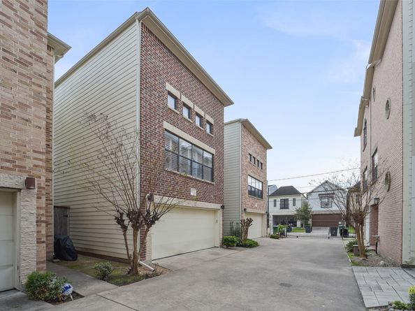 5810 Darling Street B, Houston TX 77007