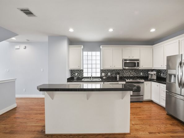5810 Darling Street B, Houston TX 77007