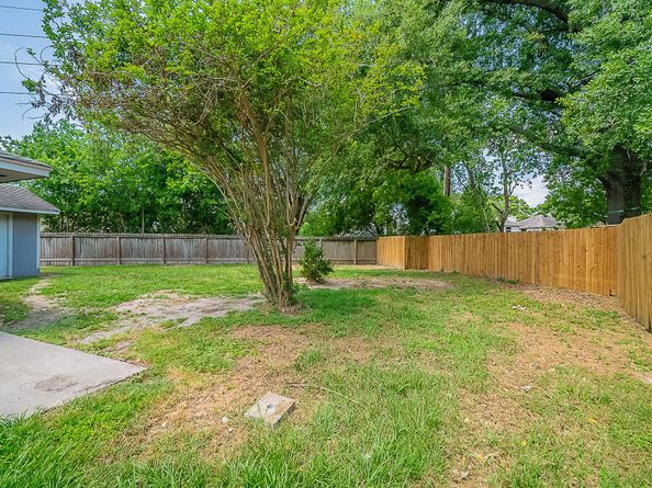 3922 Whitchurch Drive, Houston TX 77066