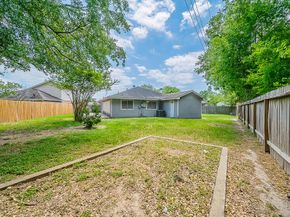 3922 Whitchurch Drive, Houston TX 77066