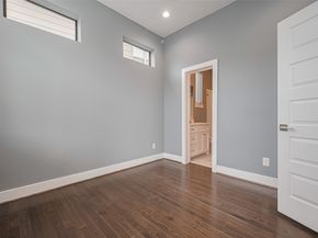 4318 E Center Street, Houston TX 77007