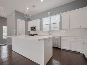 4318 E Center Street, Houston TX 77007