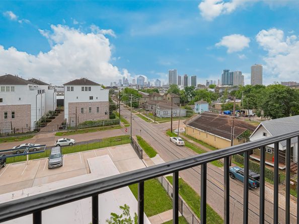 4318 E Center Street, Houston TX 77007