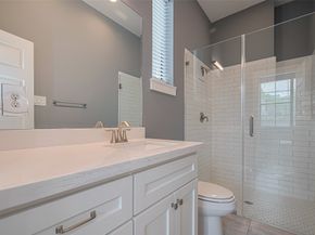 4318 E Center Street, Houston TX 77007