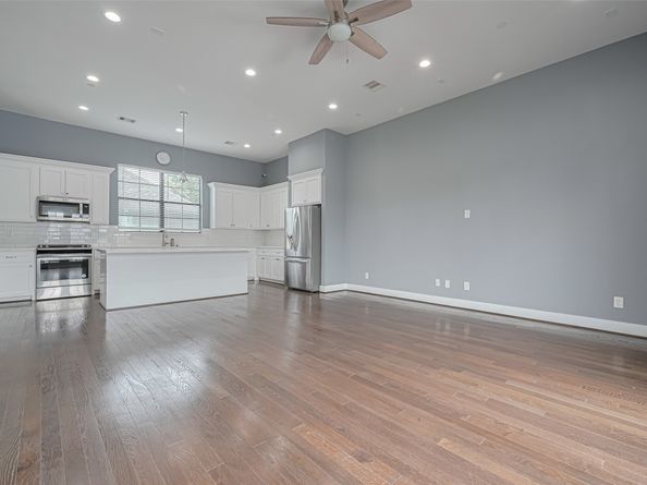 4318 E Center Street, Houston TX 77007