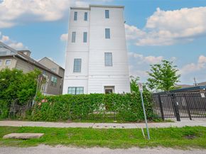 4318 E Center Street, Houston TX 77007