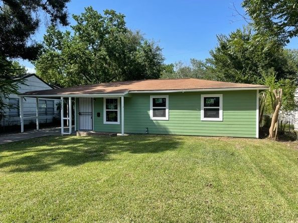 5223 Myrtlewood Street, Houston TX 77033