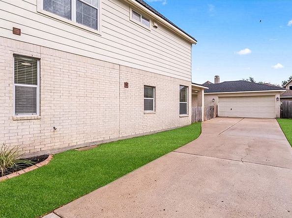 9431 Garnet Falls Lane, Humble TX 77396