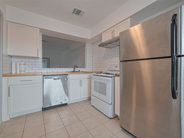 7805 Rue Saint Cyr Street 63, Houston TX 77074