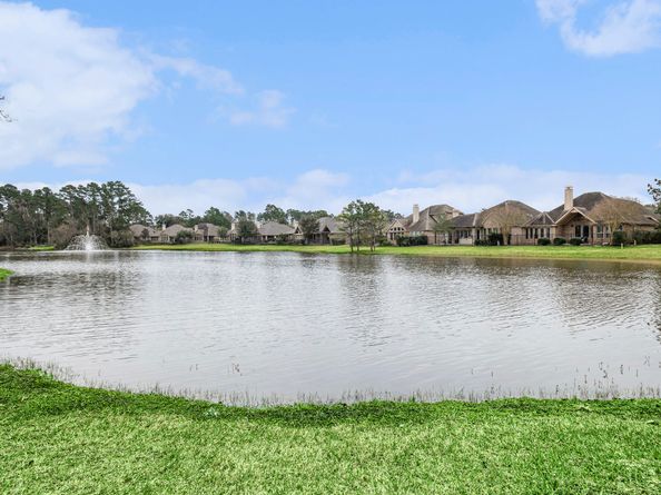 42 Sundown Ridge Place, Tomball TX 77375