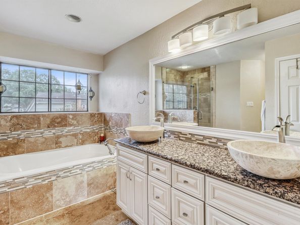 927 Dominion Drive, Katy TX 77450