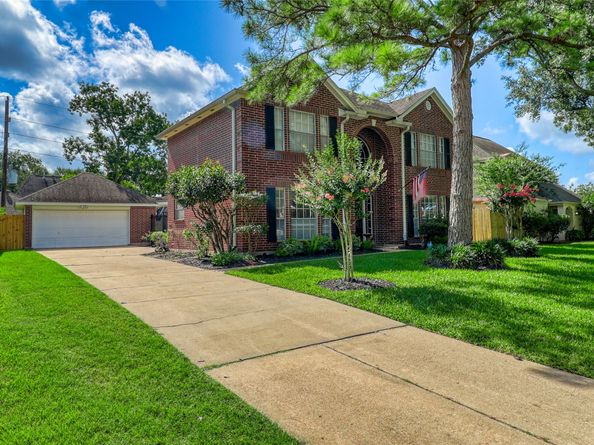 927 Dominion Drive, Katy TX 77450