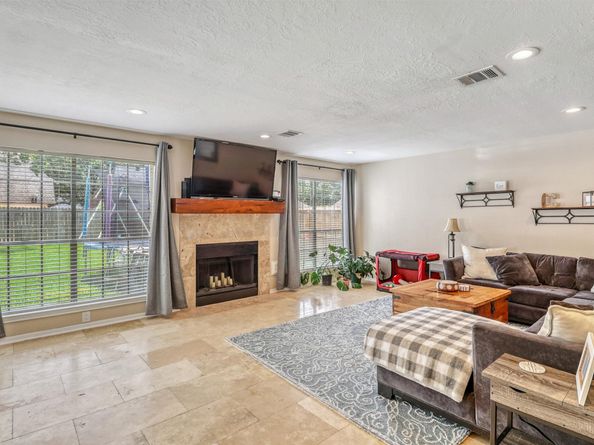 927 Dominion Drive, Katy TX 77450