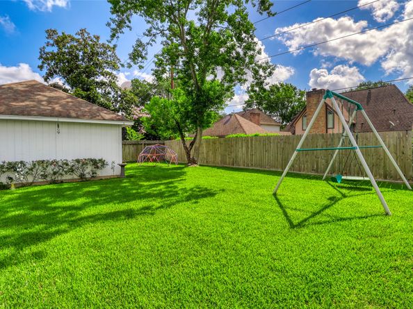 927 Dominion Drive, Katy TX 77450