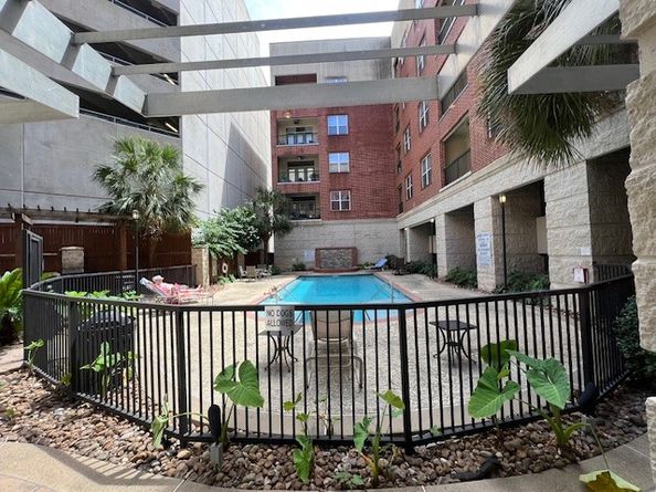 300 St Joseph Parkway 116, Houston TX 77002