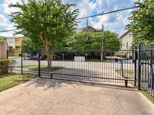 2303 Jackson Street A, Houston TX 77004
