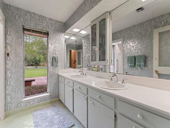 9809 Neuens Road, Houston TX 77080