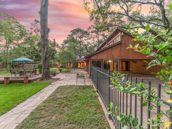 9809 Neuens Road, Houston TX 77080