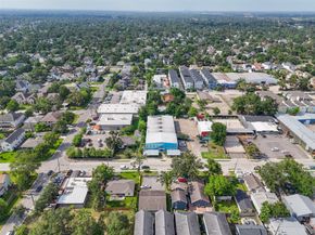 969 Wakefield Drive, Houston TX 77018