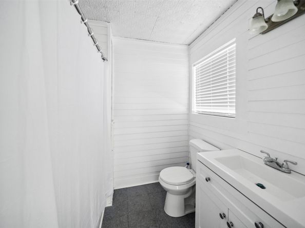 969 Wakefield Drive, Houston TX 77018