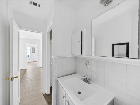 969 Wakefield Drive, Houston TX 77018