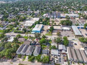 969 Wakefield Drive, Houston TX 77018