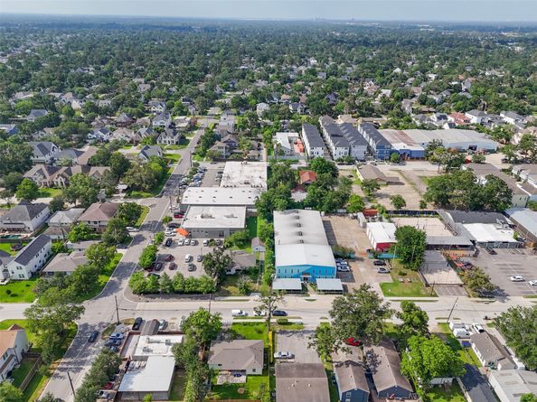 969 Wakefield Drive, Houston TX 77018