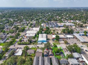969 Wakefield Drive, Houston TX 77018