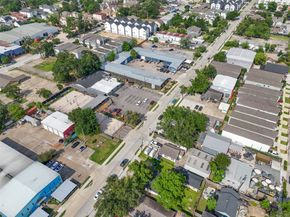 969 Wakefield Drive, Houston TX 77018