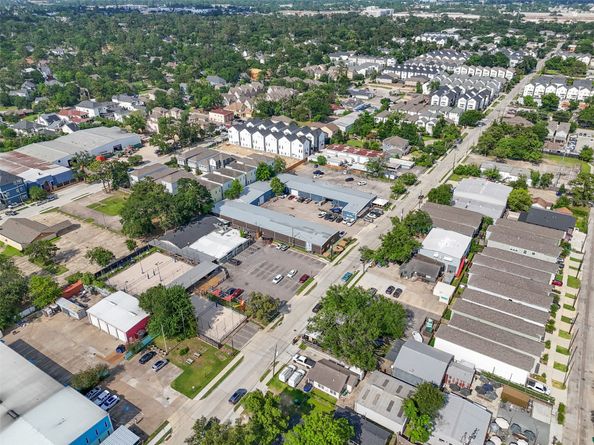 969 Wakefield Drive, Houston TX 77018