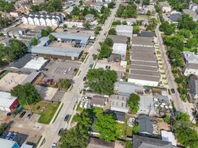 969 Wakefield Drive, Houston TX 77018