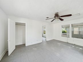 969 Wakefield Drive, Houston TX 77018