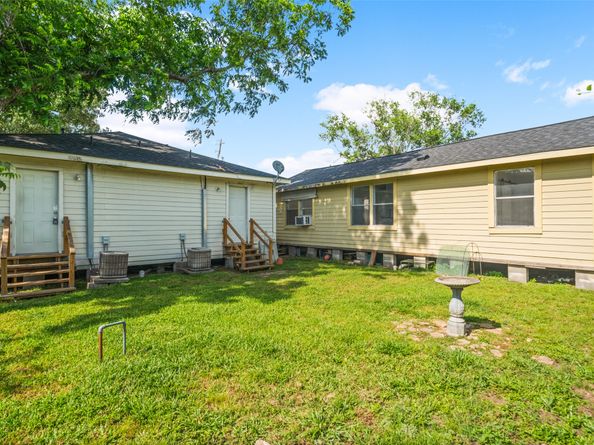 969 Wakefield Drive, Houston TX 77018