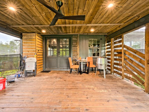 826 Rosewick Street, Houston TX 77015