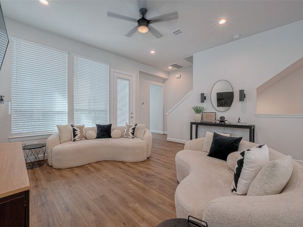 2804 Grand Fountains Drive F, Houston TX 77054
