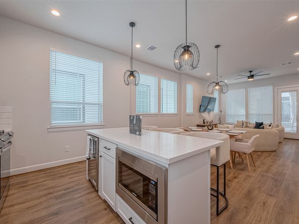 2804 Grand Fountains Drive F, Houston TX 77054