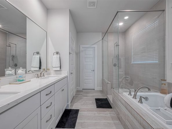 2804 Grand Fountains Drive F, Houston TX 77054